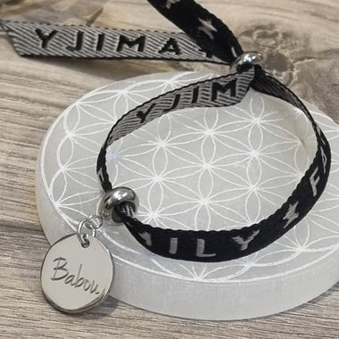 Bracelet Ruban Elastique Noir/Gris Family & Médaille Gravée
