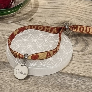 Bracelet Ruban Elastique Beige Amour & Médaille Gravée