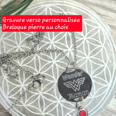 Pendentif Wonder Maman & Pierre de Naissance Personnalisable