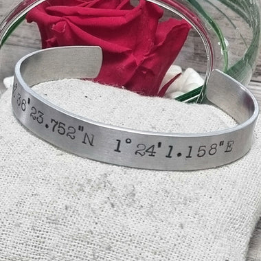 Jonc Coordonnées GPS Estampillé à la main Aluminium