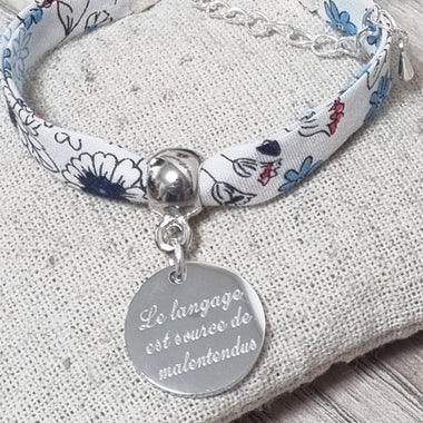 Bracelet Liberty Personnalisé Blanc Fleuri & Médaille Gravée
