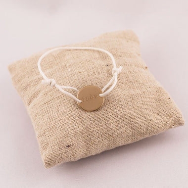 Bracelet enfant petite médaille plaque or 2 trous gravée