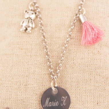 Collier Enfant Médaille Gravée Acier Breloque Chat & Pompon