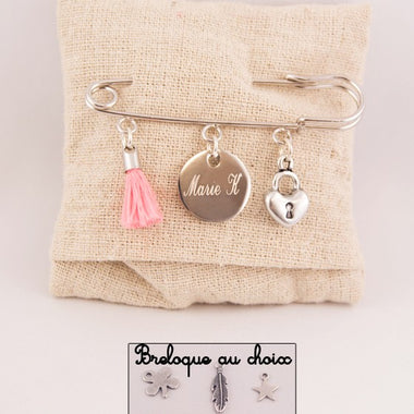 Broche Médaille Gravée Acier Breloque & Pompon Vert