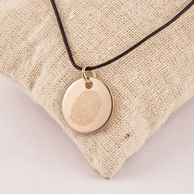 Pendentif Rond Gravé Plaqué Or 19 mm