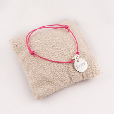 Bracelet Cordon Ajustable Perles et Petite Medaille Ronde Gravee