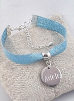 Bracelet Enfant Personnalisé Tissu Pailleté Bleu & Médaille Gravée